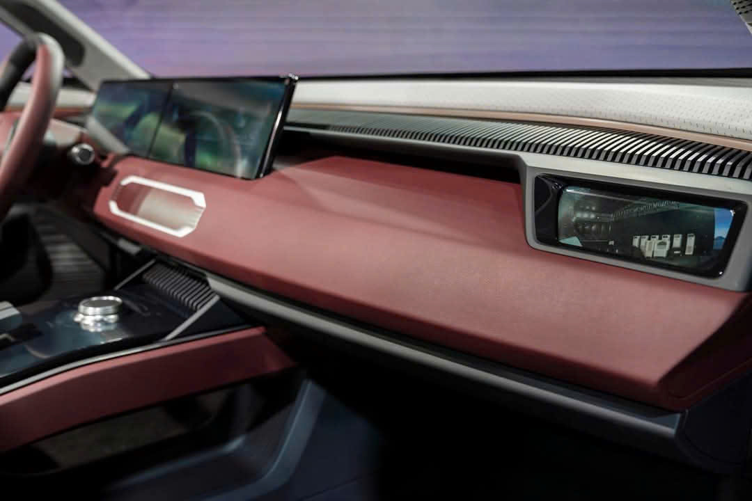 z6678044482973 3ad812e9b7da1aa6eb11fd80147d4e69 SUV 7 Chỗ Mitsubishi DST Concept vừa được giới thiệu tại Việt Nam ngày 06-06-2025