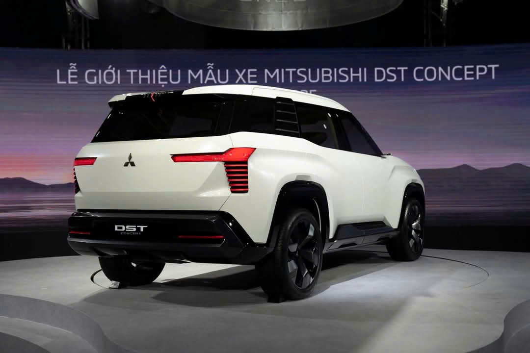 SUV 7 Chỗ Mitsubishi DST Concept vừa được giới thiệu tại Việt Nam ngày 06-06-2025 14 SUV 7 Chỗ Mitsubishi DST Concept vừa được giới thiệu tại Việt Nam ngày 06-06-2025 z6678044491776 34dacfe2f1dc36fbfbac3915b13857f5 SUV 7 Chỗ Mitsubishi DST Concept vừa được giới thiệu tại Việt Nam ngày 06-06-2025