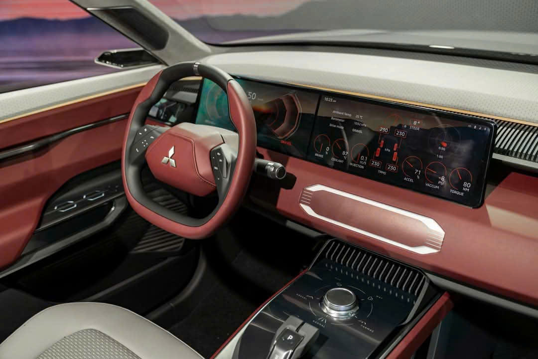 z6678044501981 ef260ccb5a719602da3a3b2c8e908782 SUV 7 Chỗ Mitsubishi DST Concept vừa được giới thiệu tại Việt Nam ngày 06-06-2025