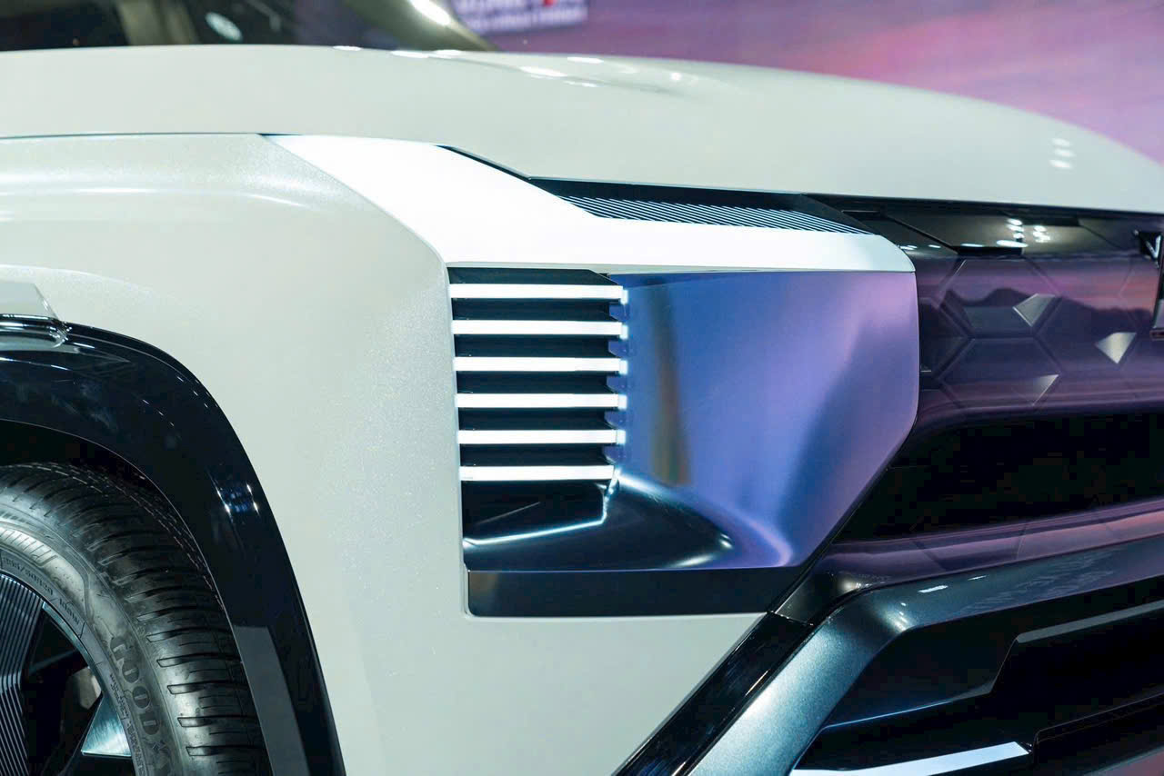 z6678044538253 0d8fb9acac3e35b3878851bb5441ee2f SUV 7 Chỗ Mitsubishi DST Concept vừa được giới thiệu tại Việt Nam ngày 06-06-2025