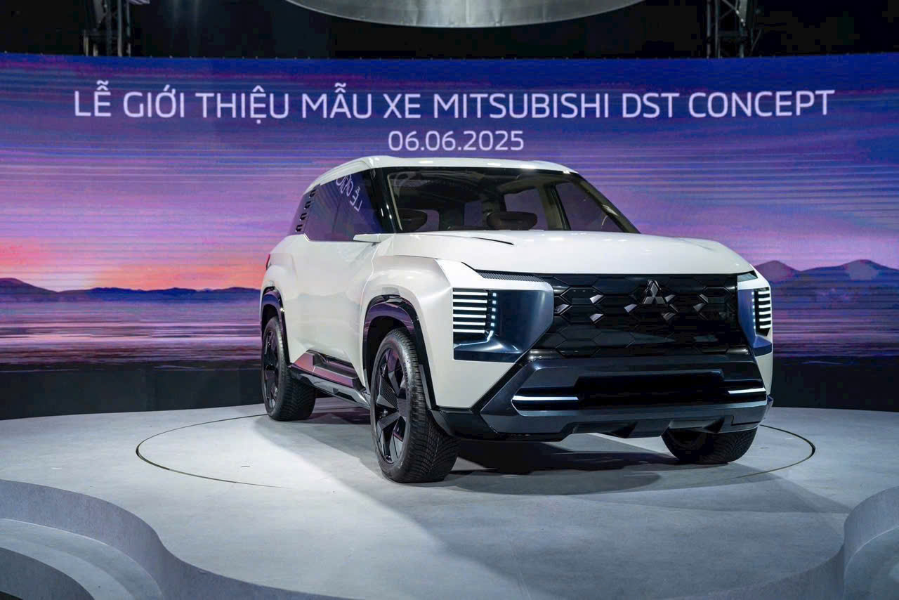 z6678044539332 93d5cce1051ba8e072fd79789ff8c6c5 SUV 7 Chỗ Mitsubishi DST Concept vừa được giới thiệu tại Việt Nam ngày 06-06-2025